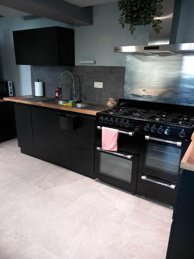 Le Petit Broux Bed & Breakfast Айвейл Екстериор снимка