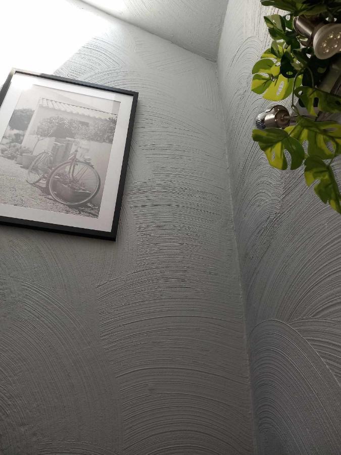 Le Petit Broux Bed & Breakfast Айвейл Екстериор снимка