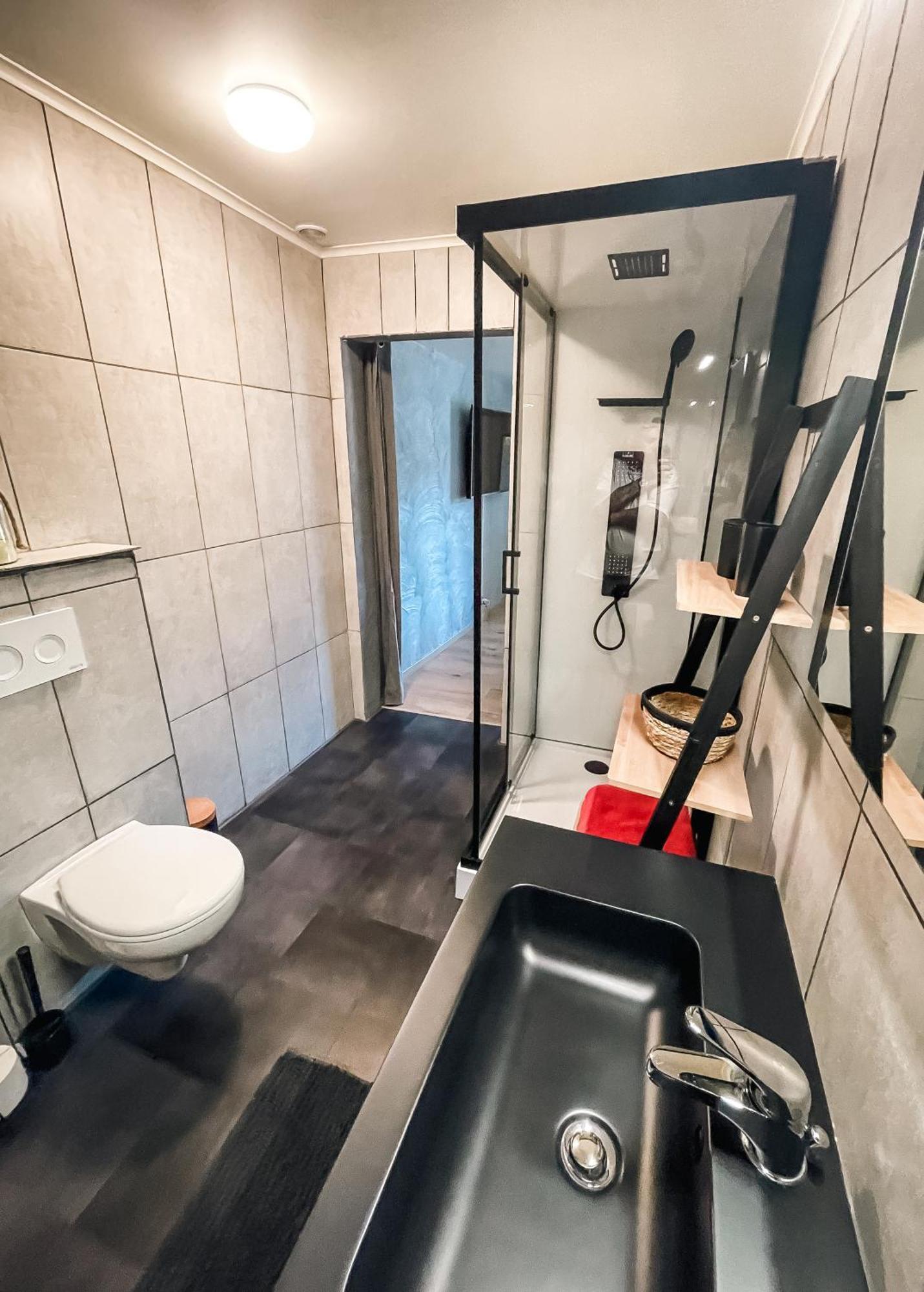 Le Petit Broux Bed & Breakfast Айвейл Екстериор снимка