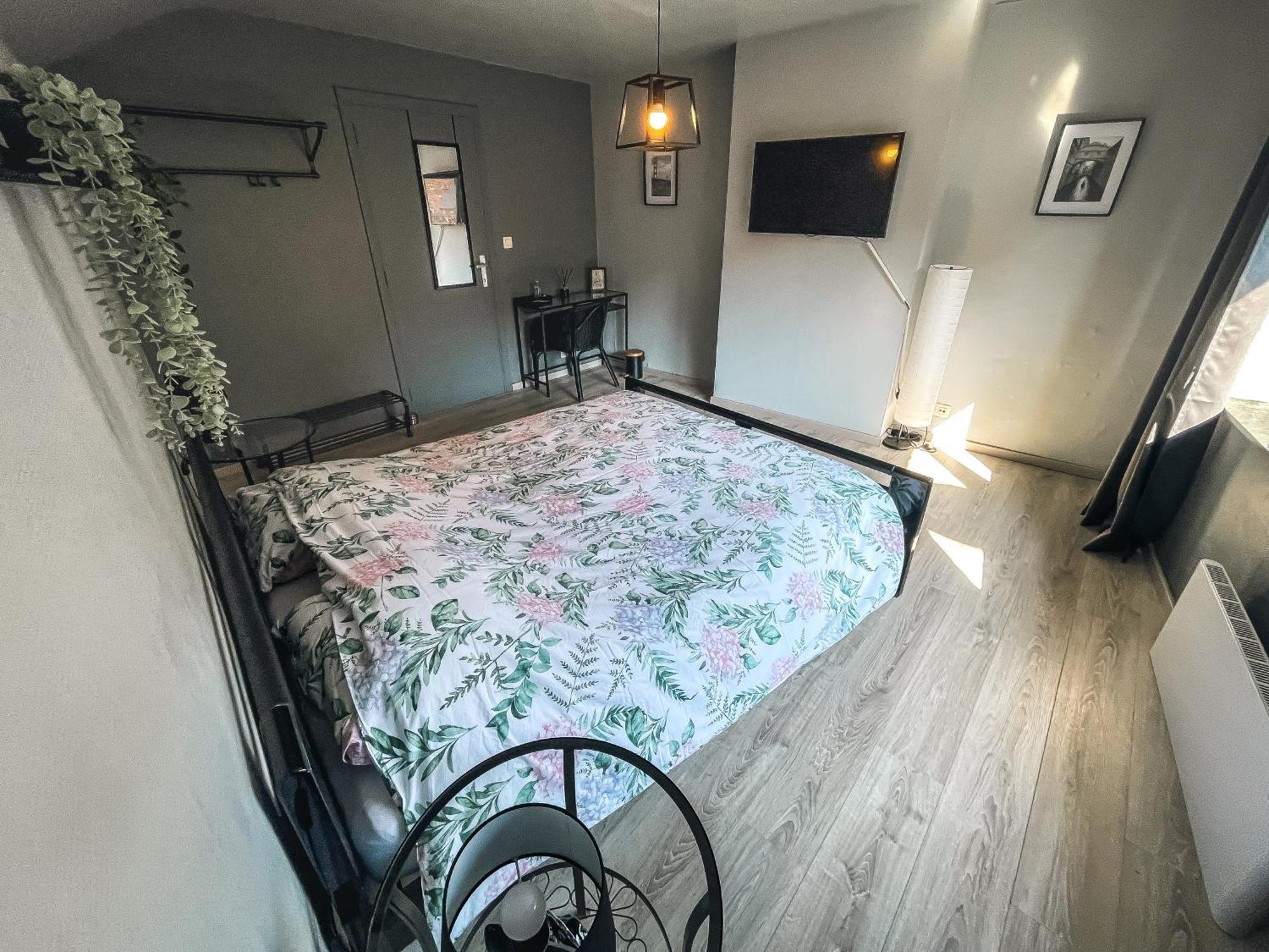 Le Petit Broux Bed & Breakfast Айвейл Екстериор снимка